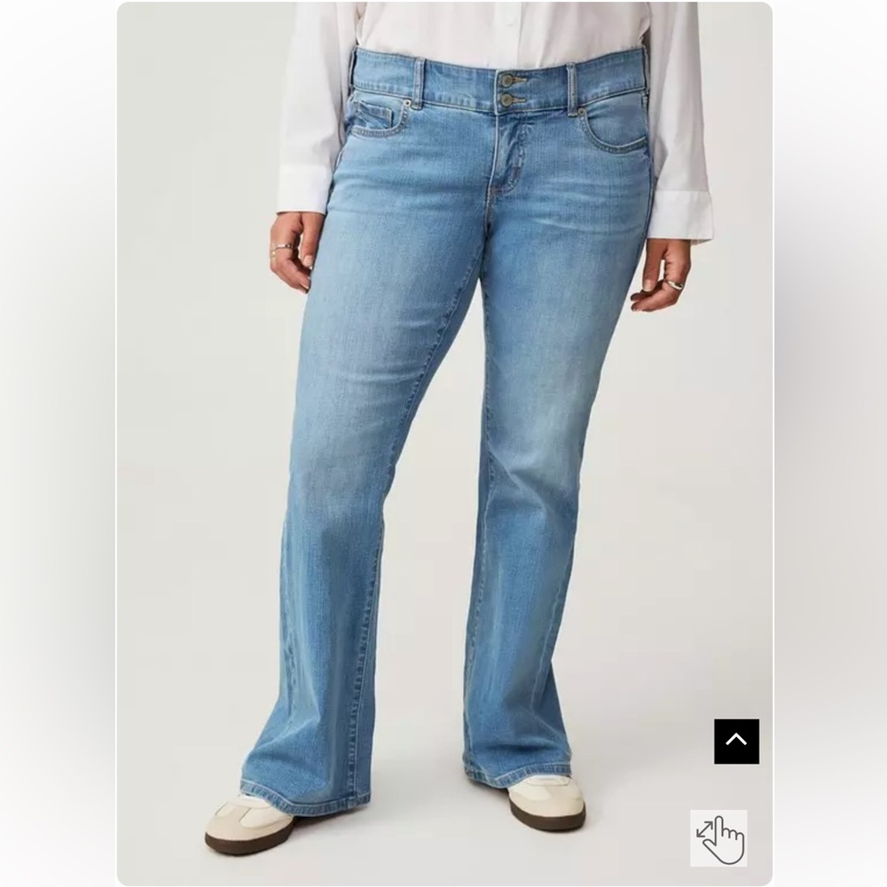 Torrid Low-Rise Flare Jean size 22R